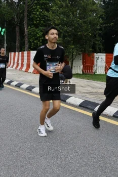 Runner Photo 4299100