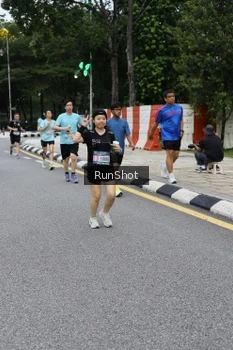 Runner Photo 4299143