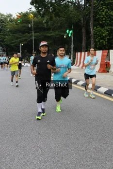 Runner Photo 4299180