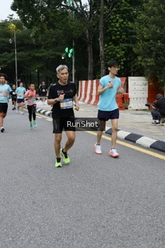Runner Photo 4299201