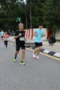 Runner Photo 4299203