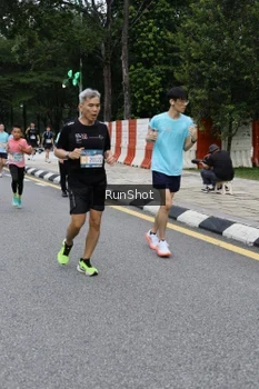 Runner Photo 4299204