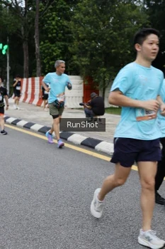 Runner Photo 4299249