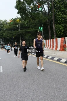 Runner Photo 4299314