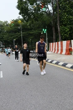 Runner Photo 4299319