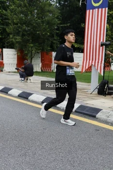 Runner Photo 4299350