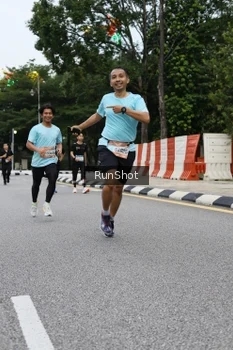 Runner Photo 4299391