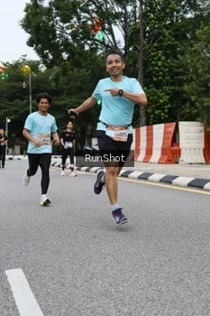 Runner Photo 4299400