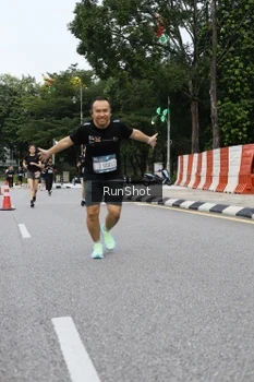 Runner Photo 4299446