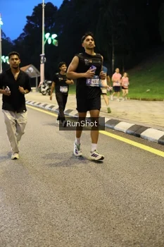 Runner Photo 4299450
