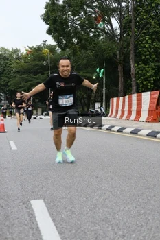 Runner Photo 4299455