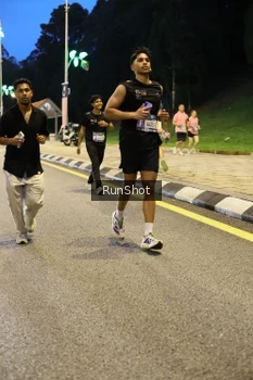 Runner Photo 4299458