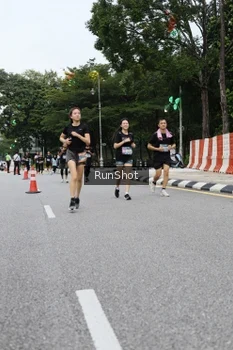 Runner Photo 4299478