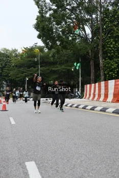 Runner Photo 4299486
