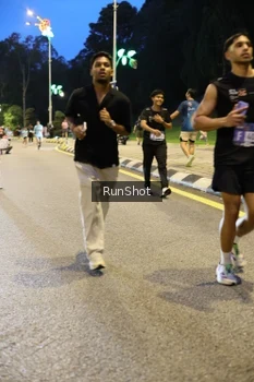 Runner Photo 4299517