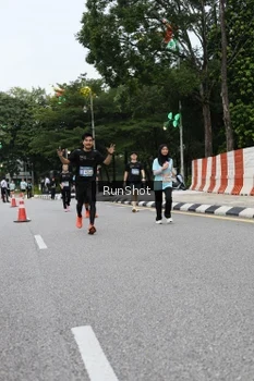 Runner Photo 4299532