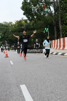 Runner Photo 4299536