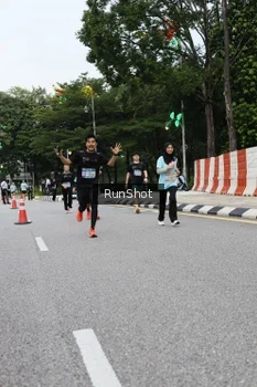 Runner Photo 4299541