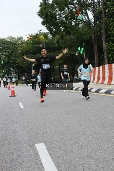 Runner Photo 4299542