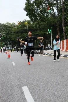 Runner Photo 4299543