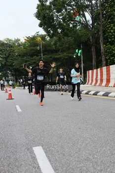 Runner Photo 4299545