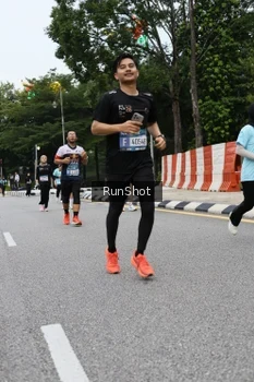 Runner Photo 4299555