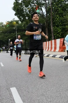 Runner Photo 4299556