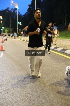 Runner Photo 4299571