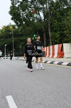 Runner Photo 4299600