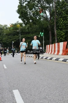 Runner Photo 4299624
