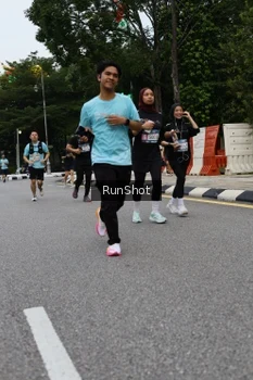 Runner Photo 4299692