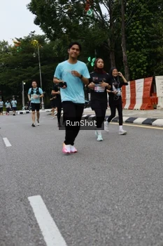 Runner Photo 4299697