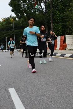 Runner Photo 4299700