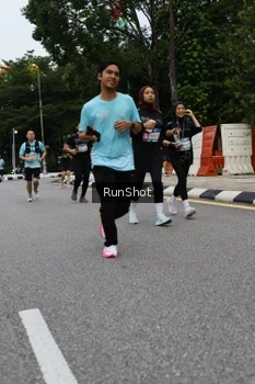 Runner Photo 4299702