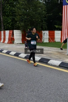 Runner Photo 4299801