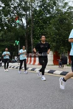 Runner Photo 4299991
