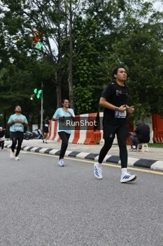 Runner Photo 4300000