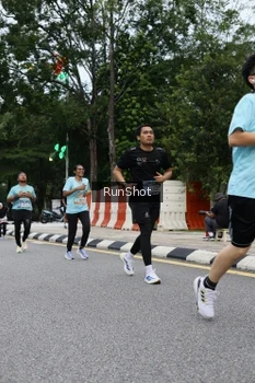 Runner Photo 4300002