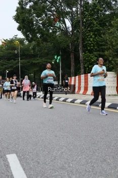 Runner Photo 4300008