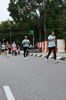 Runner Photo 4300010