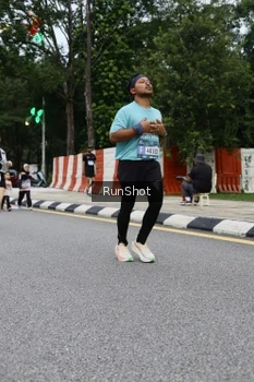 Runner Photo 4300015