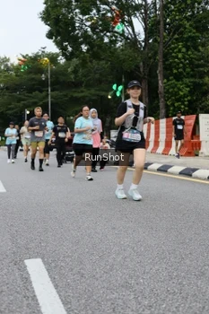 Runner Photo 4300017