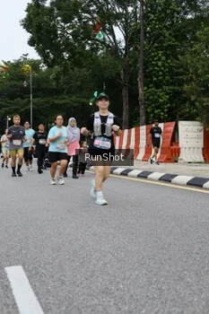 Runner Photo 4300020