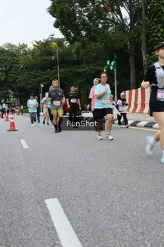 Runner Photo 4300025