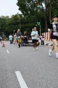 Runner Photo 4300038