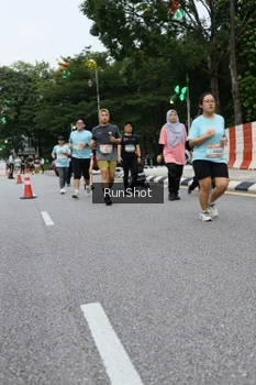 Runner Photo 4300042
