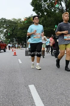 Runner Photo 4300051