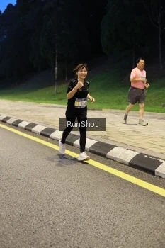 Runner Photo 4300054