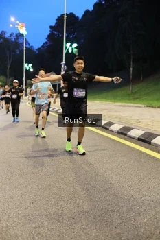 Runner Photo 4300093