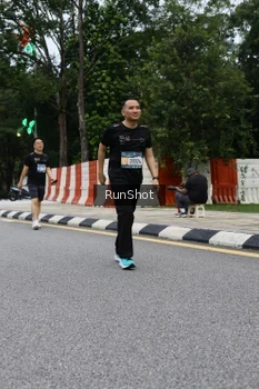 Runner Photo 4300097